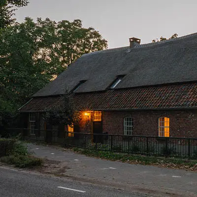 A long-facade farmhouse from 1740 in Erp is equipped with a SpiroCross
